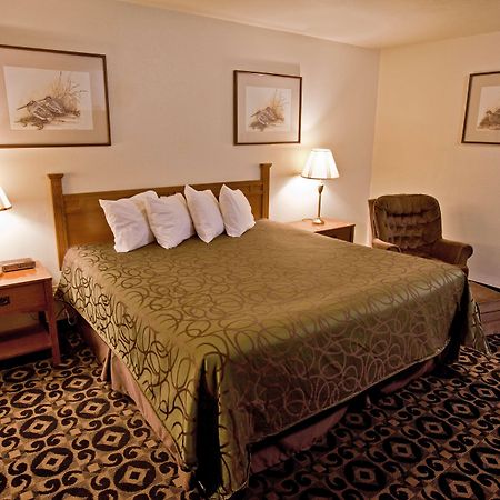 Americas Best Value Inn Roosevelt/Ballard Exteriér fotografie