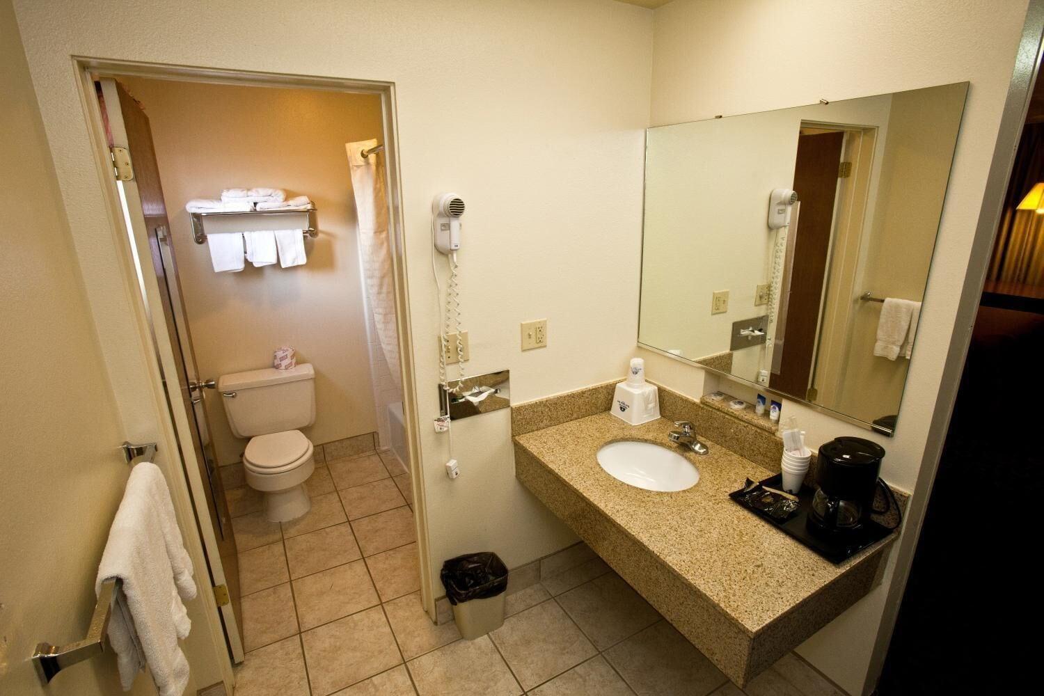 Americas Best Value Inn Roosevelt/Ballard Exteriér fotografie