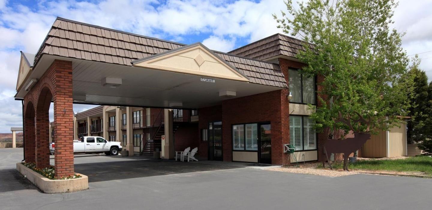 Americas Best Value Inn Roosevelt/Ballard Exteriér fotografie
